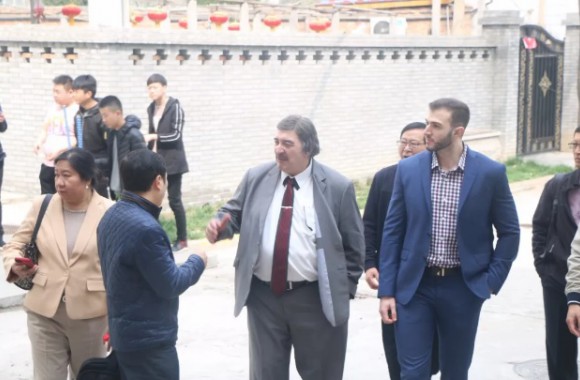 美国Careerdengon公司总裁一行考察与开云kaiyun网页版签订人才输送战略合作协议