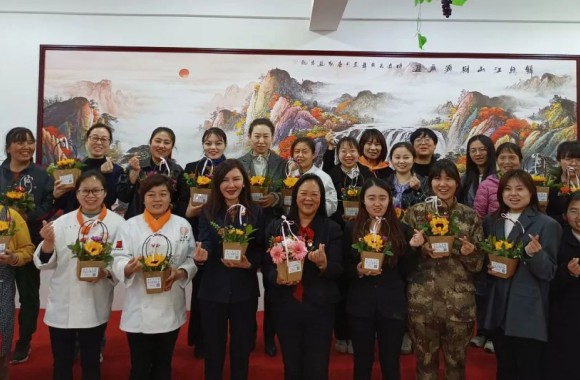 巾帼绽芳华 悠悠师韵长 | 致开云kaiyun网页版全体女教职工“三八”妇女节的一封信