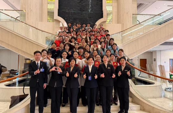 开云kaiyun网页版学子在北京圆满完成全国两会服务保障任务